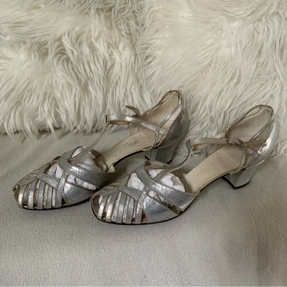 Antique 1920s Silver Leather T-Strap Art Deco Heels - Picture 14 of 16